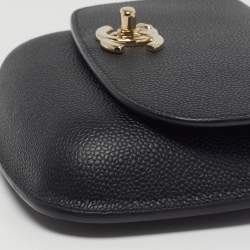 مملوكة مسبقًا حقيبة شا نيلا ش.ش جلد أسود منحني بغطاء كتف