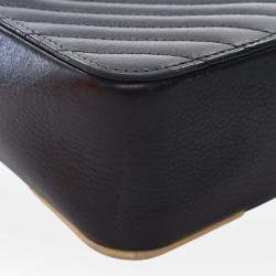 Pre Owned حقيبة شانيل بقرة سوداء ذهبية نمط شيفرون جلد حجم حقيبة الروك الزوايا minaudiere