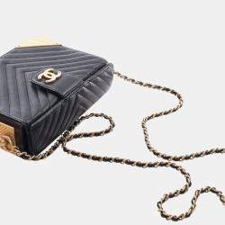 Pre Owned حقيبة شانيل بقرة سوداء ذهبية نمط شيفرون جلد حجم حقيبة الروك الزوايا minaudiere