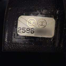 Pre Owned حقيبة شانيل بقرة سوداء ذهبية نمط شيفرون جلد حجم حقيبة الروك الزوايا minaudiere