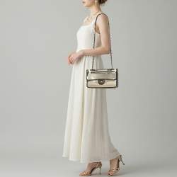 مملوكة مسبقًا حقيبة كتف شانيل بي في سي وجلد أسود/ شفاف ساند باي ذا سي كلاسيك بقلاب