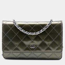 مملوكة مسبقًا Chanel Black Green CC Quilted Metallic Patent Striped Wallet on Chain