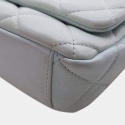 مملوكة مسبقًا Chanel Blue Mini CC Quilted Lambskin Logo Chain Flap