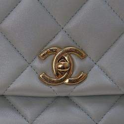 مملوكة مسبقًا Chanel Blue Mini CC Quilted Lambskin Logo Chain Flap