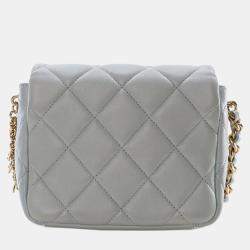 مملوكة مسبقًا Chanel Blue Mini CC Quilted Lambskin Logo Chain Flap