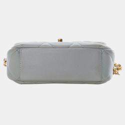 مملوكة مسبقًا Chanel Blue Mini CC Quilted Lambskin Logo Chain Flap