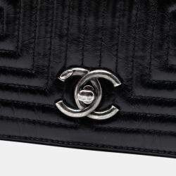 مملوكة مسبقًا حقيبة رفرف شانيل سوداء جلد عجل صغيرة حديقة كورية