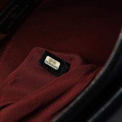 مملوكة مسبقًا Chanel Black Large Quilted Grained Calfskin Archi Chic Cosmetic Case