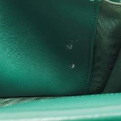 مملوكة مسبقًا Chanel Classic CC Green Quilted Leather Wallet On Chain