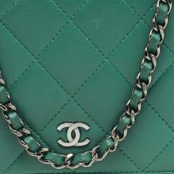 مملوكة مسبقًا Chanel Classic CC Green Quilted Leather Wallet On Chain