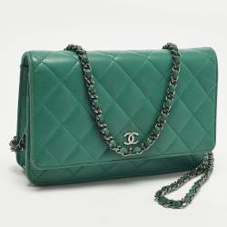 مملوكة مسبقًا Chanel Classic CC Green Quilted Leather Wallet On Chain
