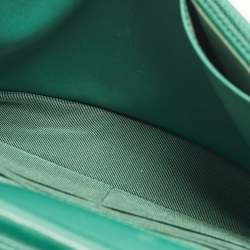 مملوكة مسبقًا Chanel Classic CC Green Quilted Leather Wallet On Chain