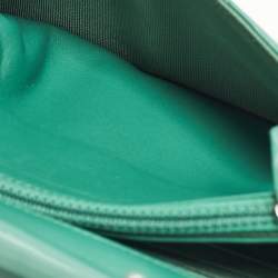 مملوكة مسبقًا Chanel Classic CC Green Quilted Leather Wallet On Chain