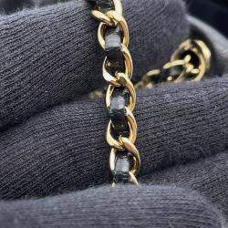 Pre Owned حقيبة شانيل صغيرة على الكتف بسلسلة لؤلؤية سوداء من جلد الحمل ولؤلؤ صناعي