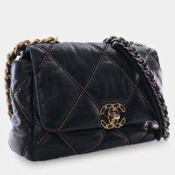 مملوكة مسبقًا Chanel Black Medium Lambskin 19 Flap