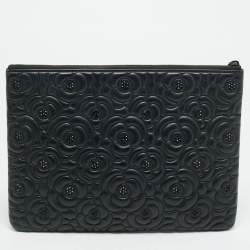 مملوكة مسبقًا Chanel Camelia Crystals Black Embossed Leather Zip Clutch
