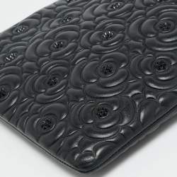 مملوكة مسبقًا Chanel Camelia Crystals Black Embossed Leather Zip Clutch