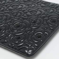 مملوكة مسبقًا Chanel Camelia Crystals Black Embossed Leather Zip Clutch