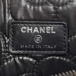 مملوكة مسبقًا Chanel Camelia Crystals Black Embossed Leather Zip Clutch