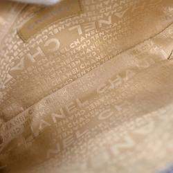 Pre Owned حقيبة شانيل من جلد العجل الفضي مع شراشيب