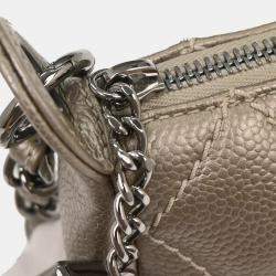 Pre Owned حقيبة شانيل من جلد العجل الفضي مع شراشيب