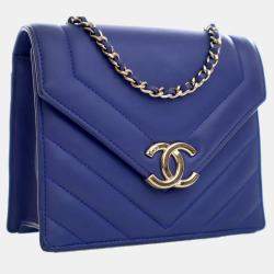 مملوكة مسبقًا Chanel Blue Small Chevron Calfskin Envelope Flap