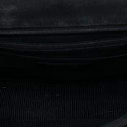 مملوكة مسبقًا حقيبة شانيل كلاسيك رفرف مفرد متوسط من نايلون مبطن وردي أسود أحمر إصدار محدود