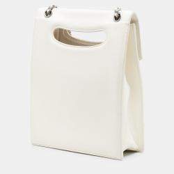 Pre Owned Chanel White Quilted Lambskin Delivery Cutout Handle Bag