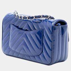 مملوكة مسبقًا Chanel Blue Mini Rectangular Classic Chevron Patent Single Flap