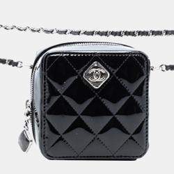 Pre Owned Chanel Black CC Quilted Patent Diamond Resin Clutch With Chain