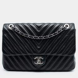 Pre Owned Chanel Black Jumbo Classic Chevron Lambskin Double Stitch Single Flap