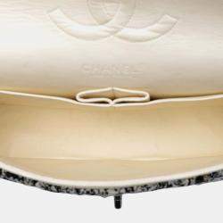 Pre Owned حقيبة شانيل قلاب مزدوج كلاسيكية تويد أبيض وأسود متوسطة