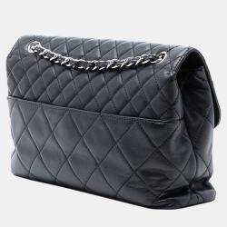 Pre Owned حقيبة فلاب شانيل أسود جلد العجل مبطن بشعار CC في العمل