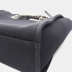 مملوكة مسبقًا حقيبة كتف شانيل دوفيل قماش وجلد سوداء بحجم مزدوج كبير