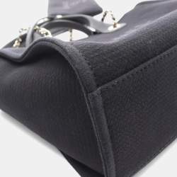 مملوكة مسبقًا حقيبة كتف شانيل دوفيل قماش وجلد سوداء بحجم مزدوج كبير