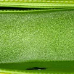 Pre Owned حقيبة شانيل كلاسيكية صغيرة مستطيلة مخمل أسود أخضر رفرف واحد