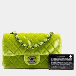 Pre Owned حقيبة شانيل كلاسيكية صغيرة مستطيلة مخمل أسود أخضر رفرف واحد