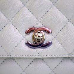 Pre Owned حقيبة شانيل زرقاء صغيرة جدًّا قزحية جلد كافيار قوس قزح CC كوكو بمقبض علوي