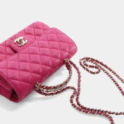 مملوكة مسبقًا حقيبة شانيل كلاسيك مستطيلة بمقبض علوي جلد حمل وردية ببلورات صغيرة