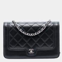 مملوكة مسبقًا محفظة شانيل سوداء حمراء سي سي مبطنة جلد الحمل بسلسلة