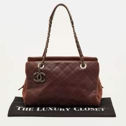 مملوكة مسبقًا Chanel Diamond Embossed Large Burgundy Leather CC Zip Shopping Tote