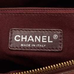 مملوكة مسبقًا Chanel Diamond Embossed Large Burgundy Leather CC Zip Shopping Tote