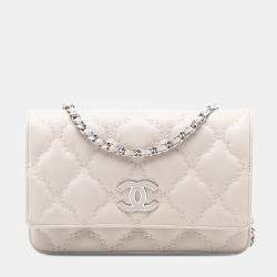 مملوكة مسبقًا Chanel Brown CC Quilted Calfskin Double Stitch Hamptons Wallet on Chain