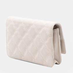 مملوكة مسبقًا Chanel Brown CC Quilted Calfskin Double Stitch Hamptons Wallet on Chain