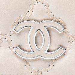 مملوكة مسبقًا Chanel Brown CC Quilted Calfskin Double Stitch Hamptons Wallet on Chain