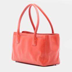 مملوكة مسبقًا حقيبة يد شانيل سيرف جلد عجل صغيرة حمراء