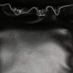 مملوكة مسبقًا حقيبة شانيل فانيتي كافيار CC سوداء