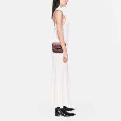 مملوكة مسبقًا حقيبة شانيل صغيرة مربعة وردية بغطاء واحد كويلتد ديمبريشن