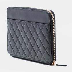 Pre Owned Chanel Black CC Grained Calfskin Classic Zipped Travel Pouch