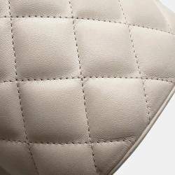 Pre Owned Chanel Chain shoulder Bag White Lambskin